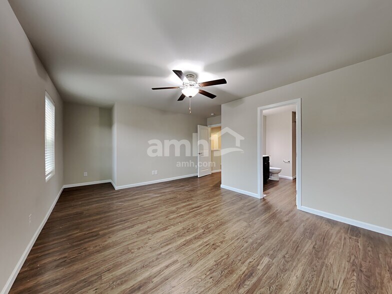 Building Photo - 306 Holdener Ln N