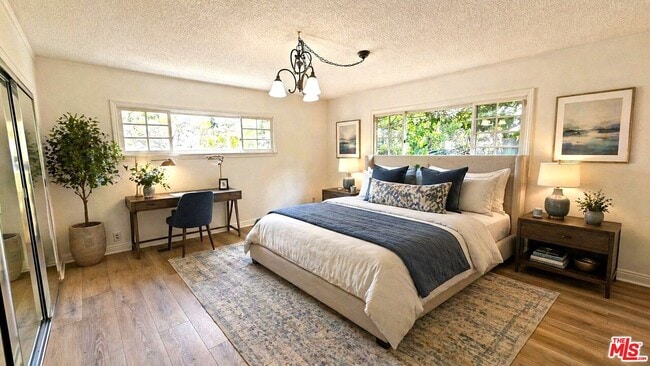 Building Photo - 132 S La Peer Dr