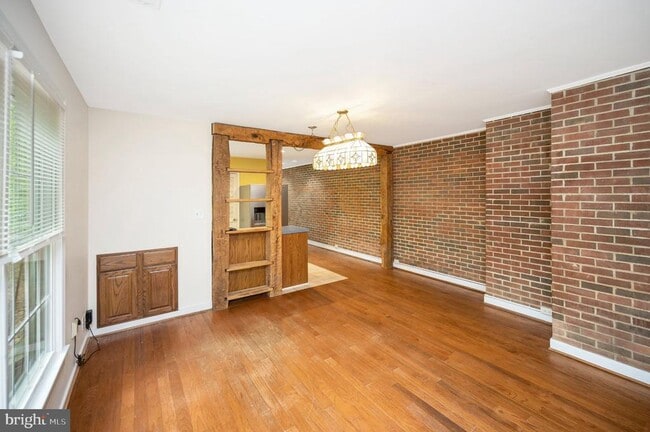 Building Photo - 130 Spring Wood Dr
