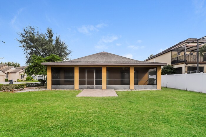 Building Photo - 300 Oaklanding Dr