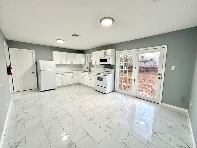 Building Photo - 306 New Jersey Rd