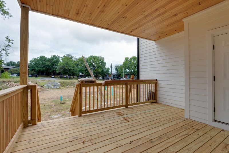 Building Photo - 214 Eisenhower Dr