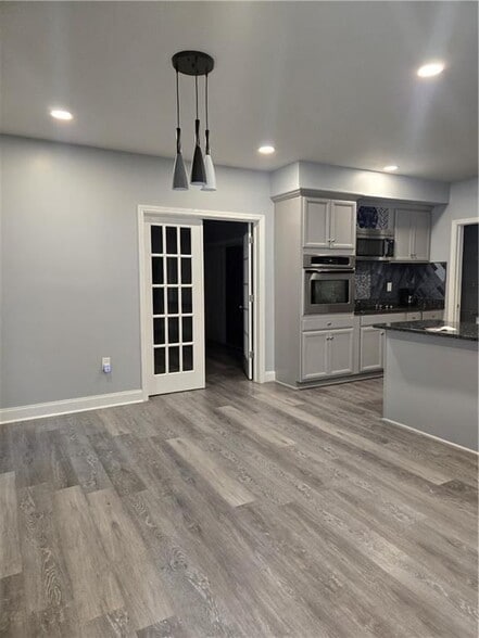 Building Photo - 30 Grassy Springs Ct