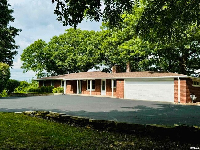 Building Photo - 4640 5th Ave