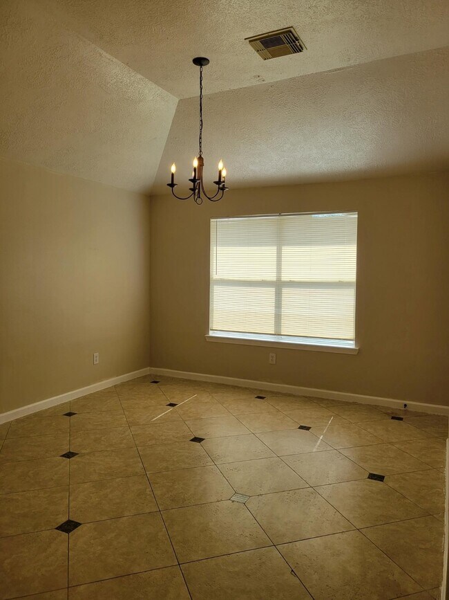 Building Photo - 12134 Greensbrook Forest Dr