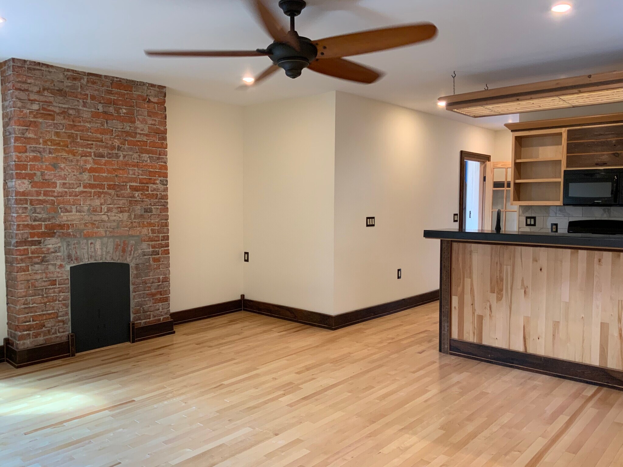 Kites/living area - 3507 Bigelow Blvd