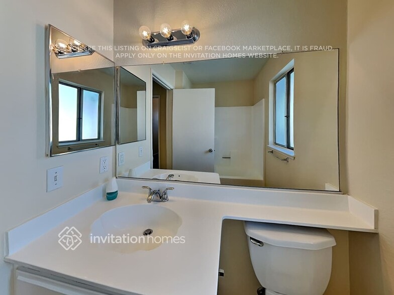 Building Photo - 23706 New England Dr