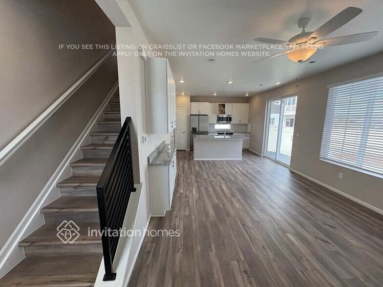 Building Photo - 3349 Streamwood Dr