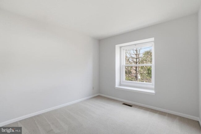 Building Photo - 9713 Waterline Dr