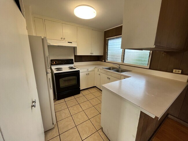 Building Photo - 99-228-228 Aiea Heights Dr