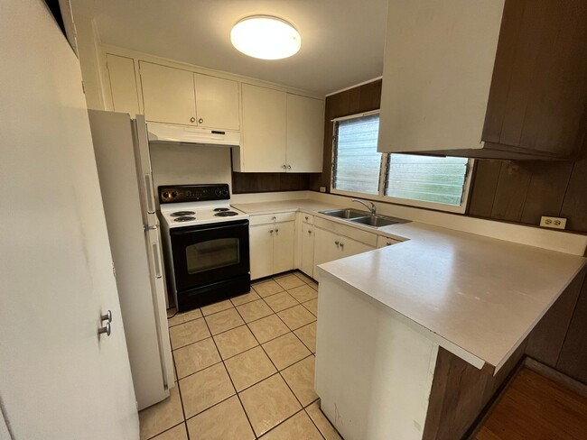 Building Photo - 99-228 Aiea Heights Dr.
