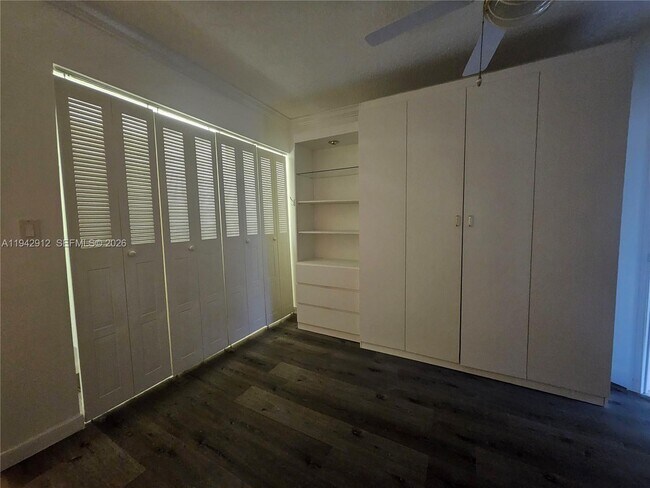 Building Photo - 1101 River Reach Dr