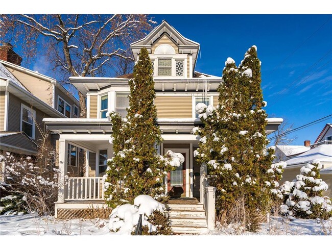 Building Photo - 1712 W 31st St