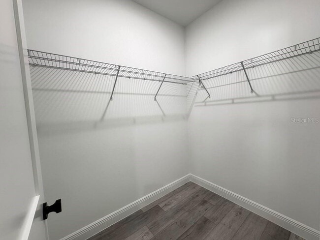 Building Photo - 10290 N Biscayne Dr