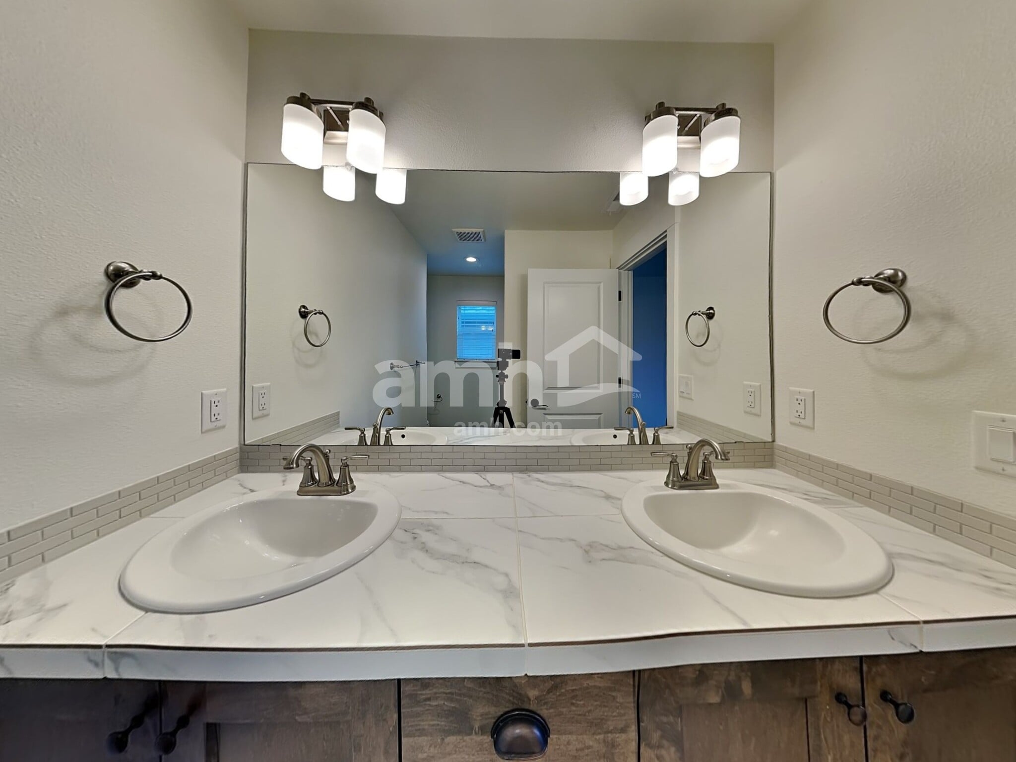 Building Photo - 7029 S 11th St