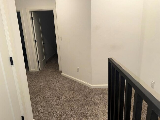 Building Photo - 575 S Fretz Ave