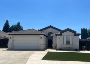 Building Photo - 5835 W Athens Ave