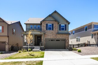 Building Photo - 3 bedroom, 3 bath home with 2 car garage