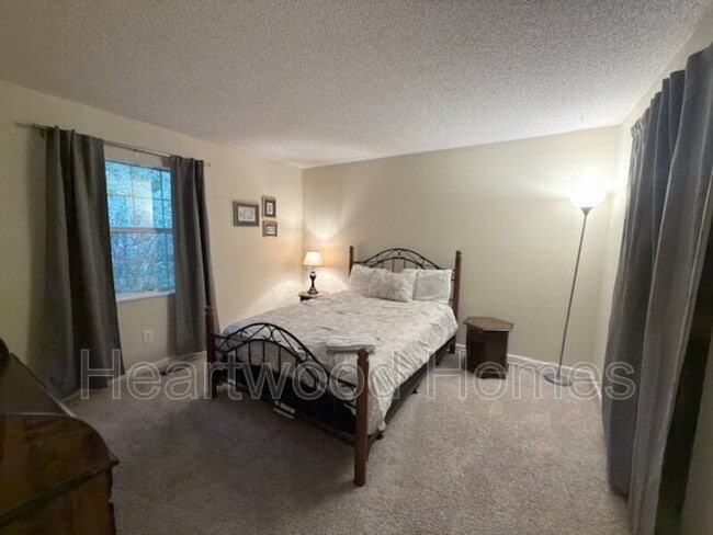 Building Photo - 264 Orchard Hill Dr