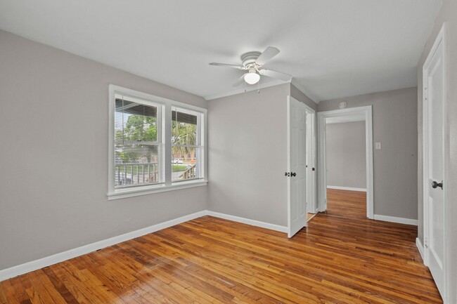 Building Photo - 4020 Avenue O 1/2