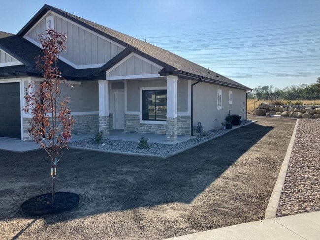 Building Photo - 2065 N 3125 W