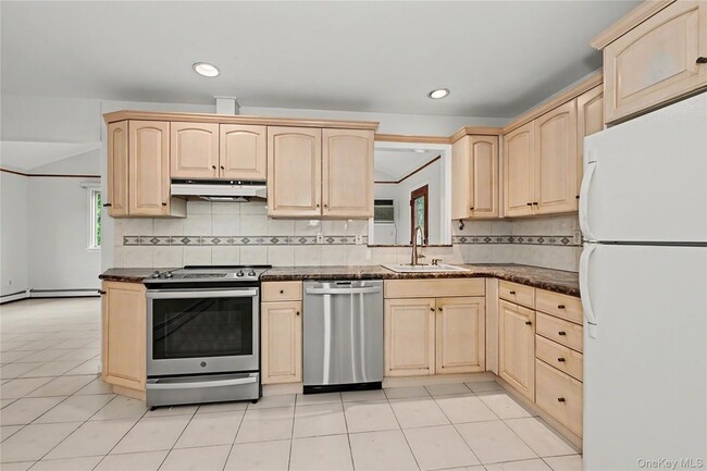 Building Photo - 568 Manville Rd