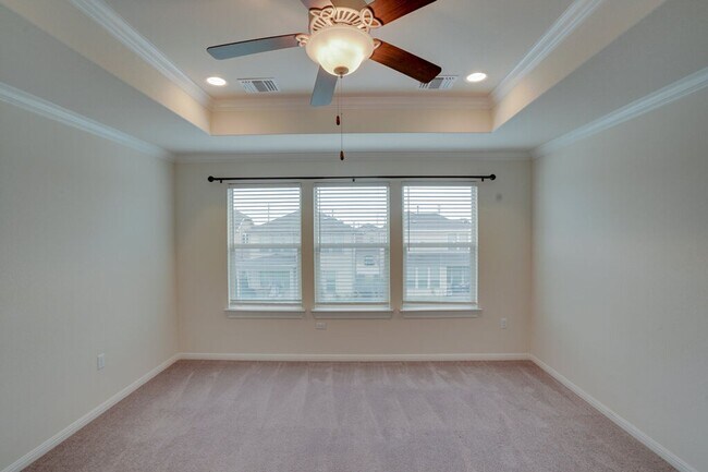 Building Photo - 14005 Hedera Dr