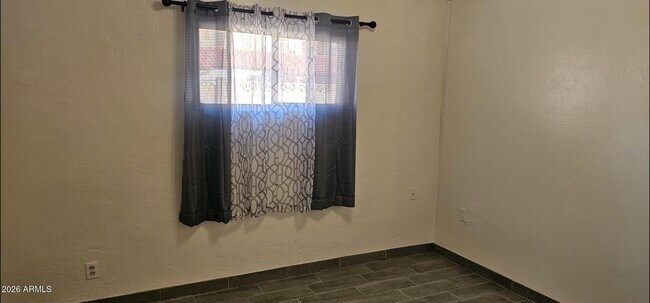 Building Photo - 2138 E Turney Ave