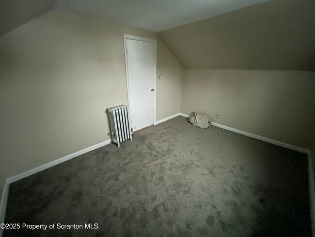 Building Photo - 302 Vine St