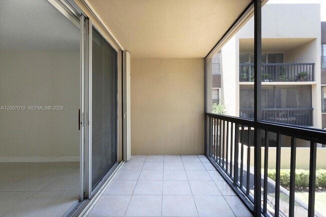 Building Photo - 10855 SW 112th Ave