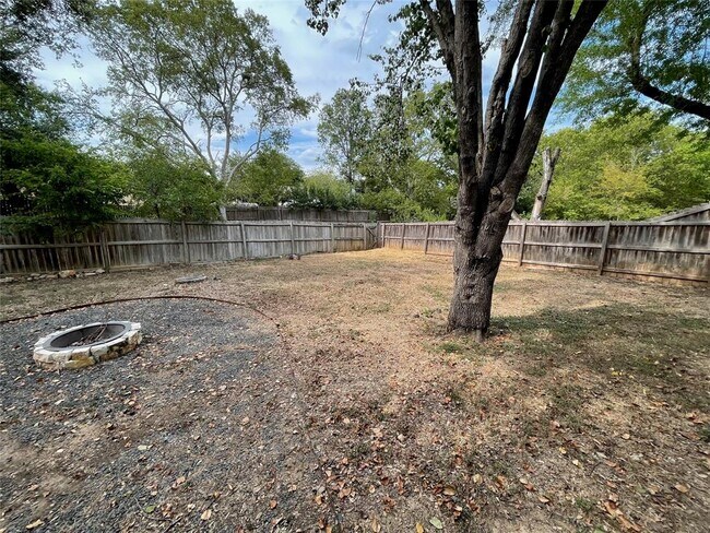 Building Photo - 8408 Dixon Dr