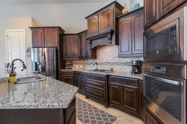 Building Photo - 2302 Falcon Brook Dr