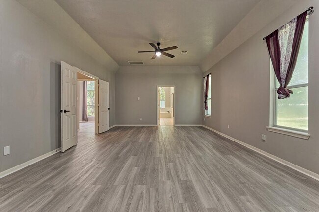 Building Photo - 10506 Crestwater Cir