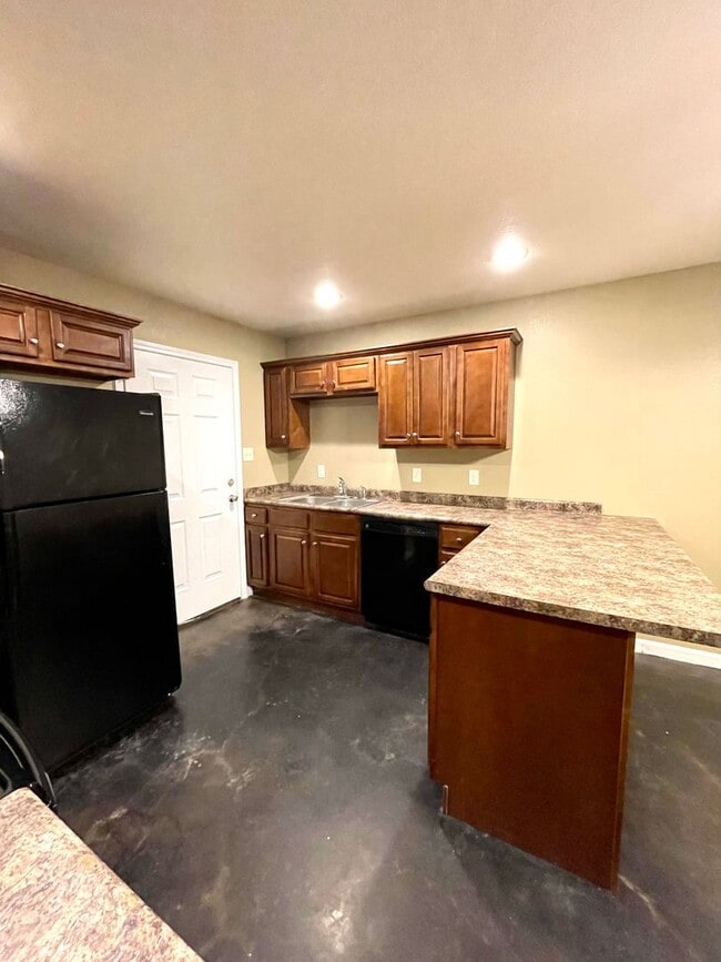Building Photo - 3 Bed / 2 Bath in Brookland!