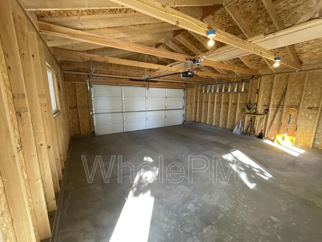 Building Photo - 4909 Beach Ct