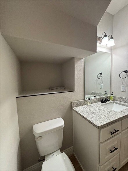 Building Photo - 2252 W Million Ln