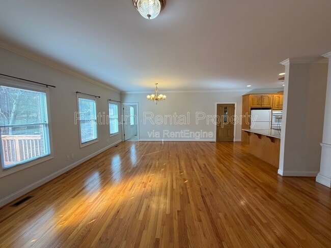 Building Photo - 3440 Alexander Cir