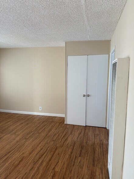 Building Photo - 23611 Arlington Ave