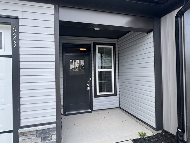 Building Photo - 3 Bed 2.5 Bath Brand New Townhome
