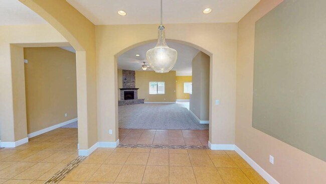 Building Photo - Spacious 4-Bed/3-Bath in Alamogordo, NM