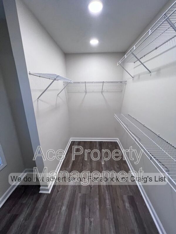 Building Photo - 2826 Aristocrat Ln