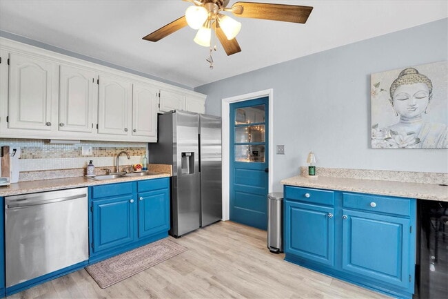 Building Photo - 4929 36th Ave N