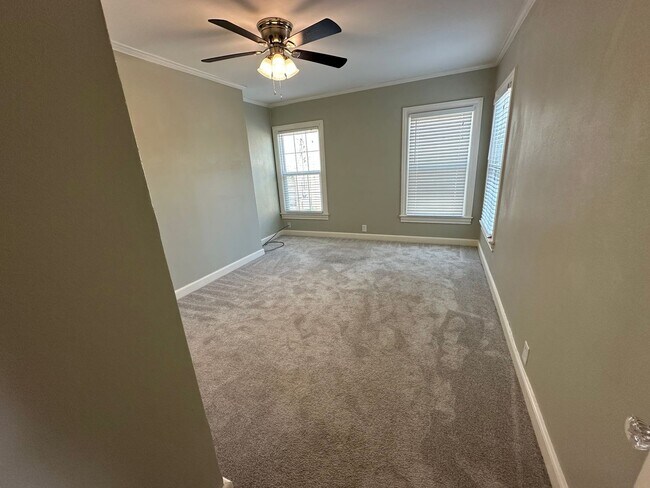 Building Photo - 514 E Charnwood St