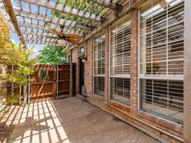 Building Photo - 8129 Springmoss Dr