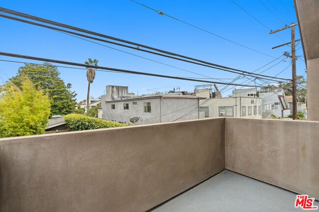 Building Photo - 524 Rialto Ave