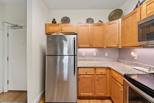 Building Photo - 11905 Centre St