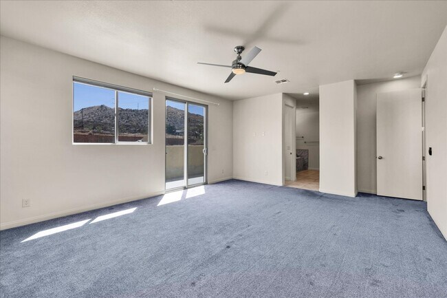 Building Photo - 56923 Ivanhoe Dr
