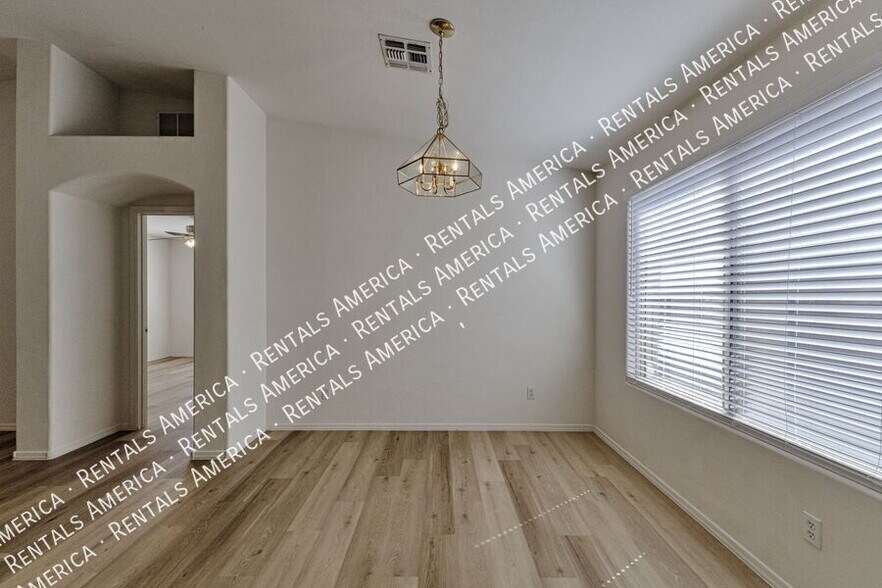 Building Photo - 8421 S Burien Rd