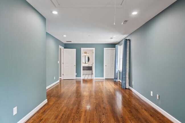Building Photo - 507 Bing Crosby Blvd