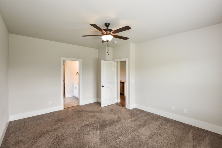 Building Photo - 189 Cherry Laurel Dr